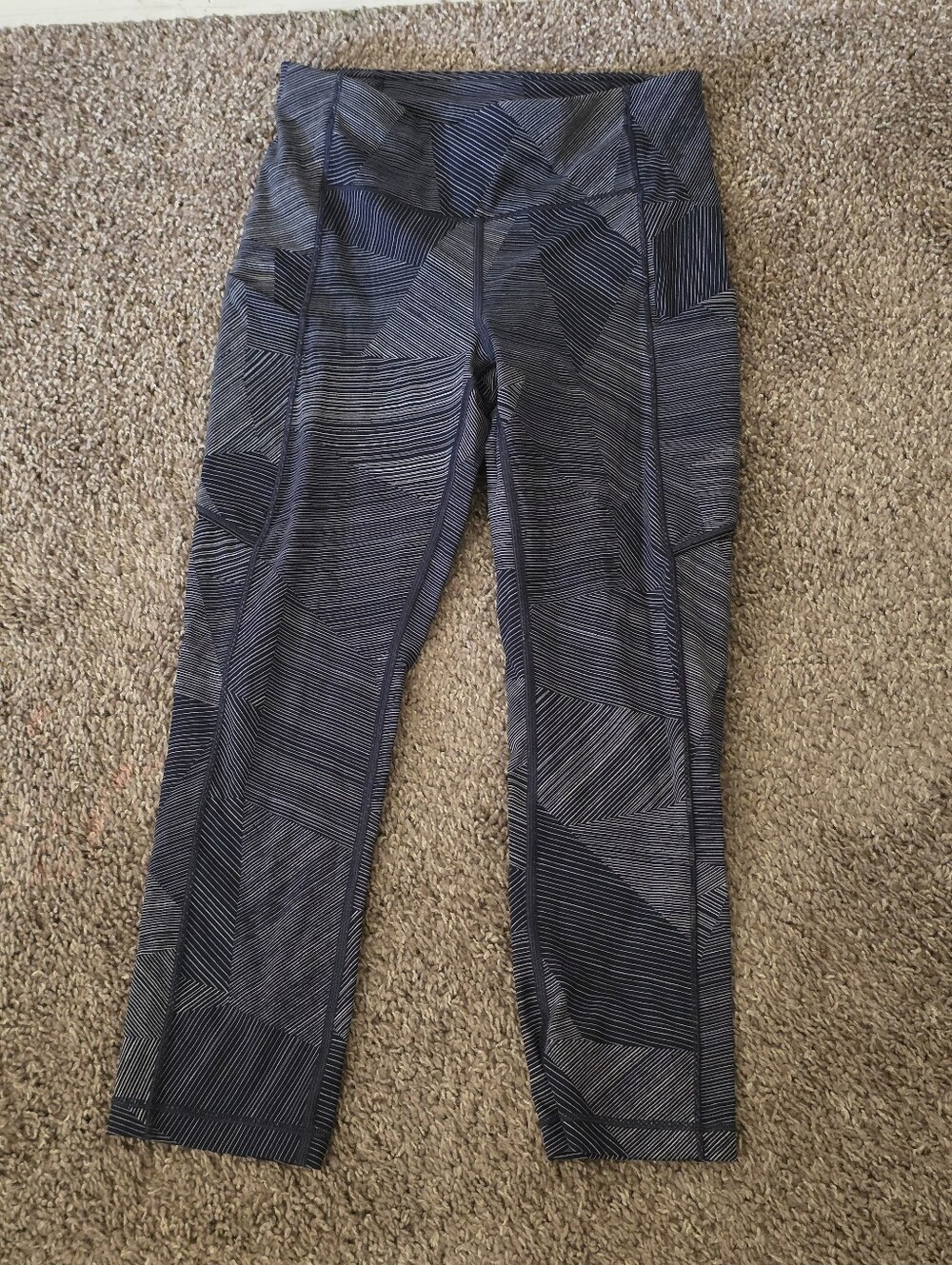 lululemon Black & White Striped High-Rise Leggings Size 4